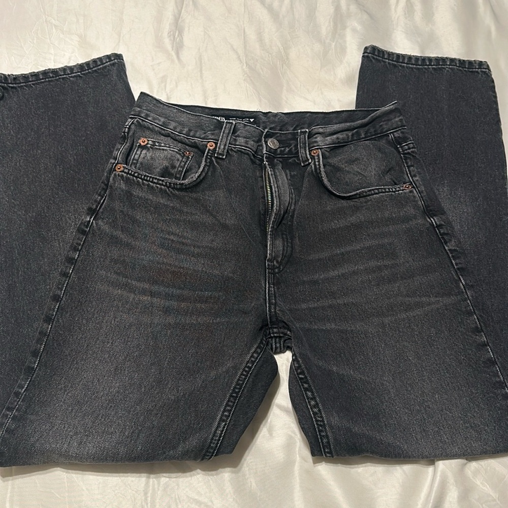 Zara women TRF high rise straight jeans size 6 black wash color